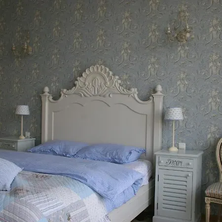 Cherrycake & Chocolate Bed & Breakfast